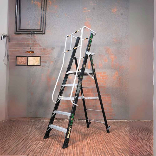 Liberti Fiberglass 5ft Hulk Platform Podium Ladder – Model P5405H